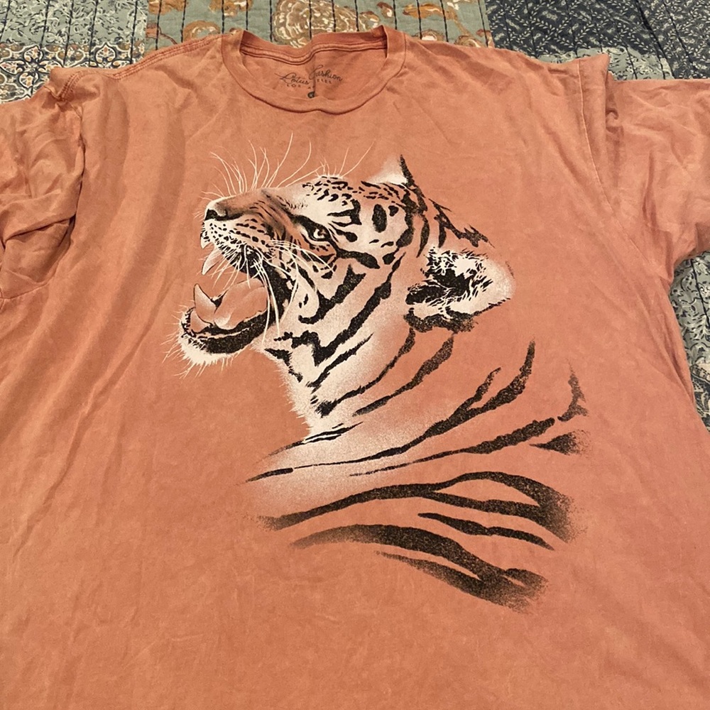 Lotus Fashion Tiger tee